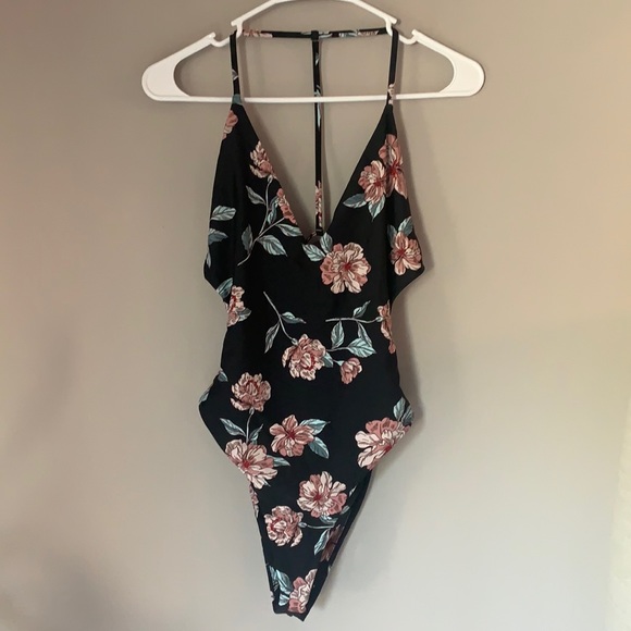 Tobi Other - TOBI Women’s Open Back Zip Ruched Butt One Piece Swimsuit